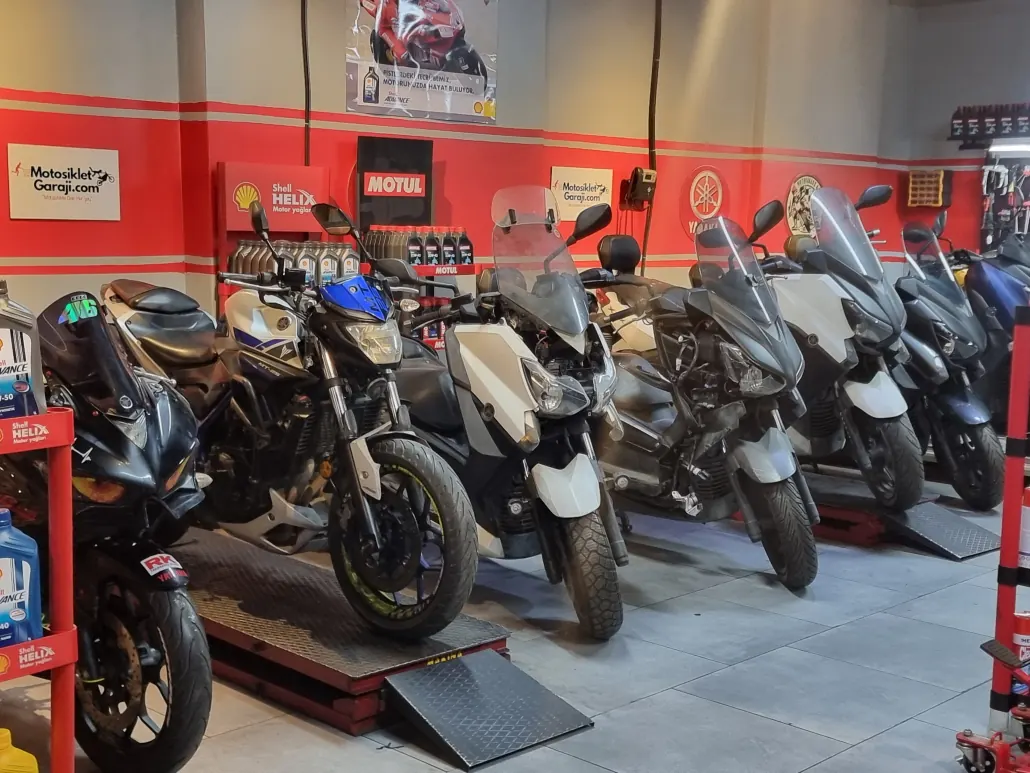 Motosiklet yağ değişimi istasyonu